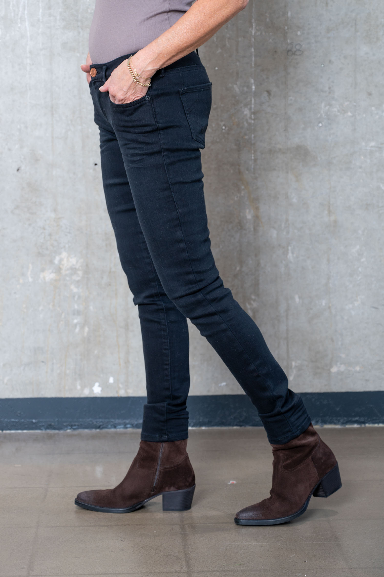 TRUE RELIGION Jeans  HALLE LIGHT BLACK