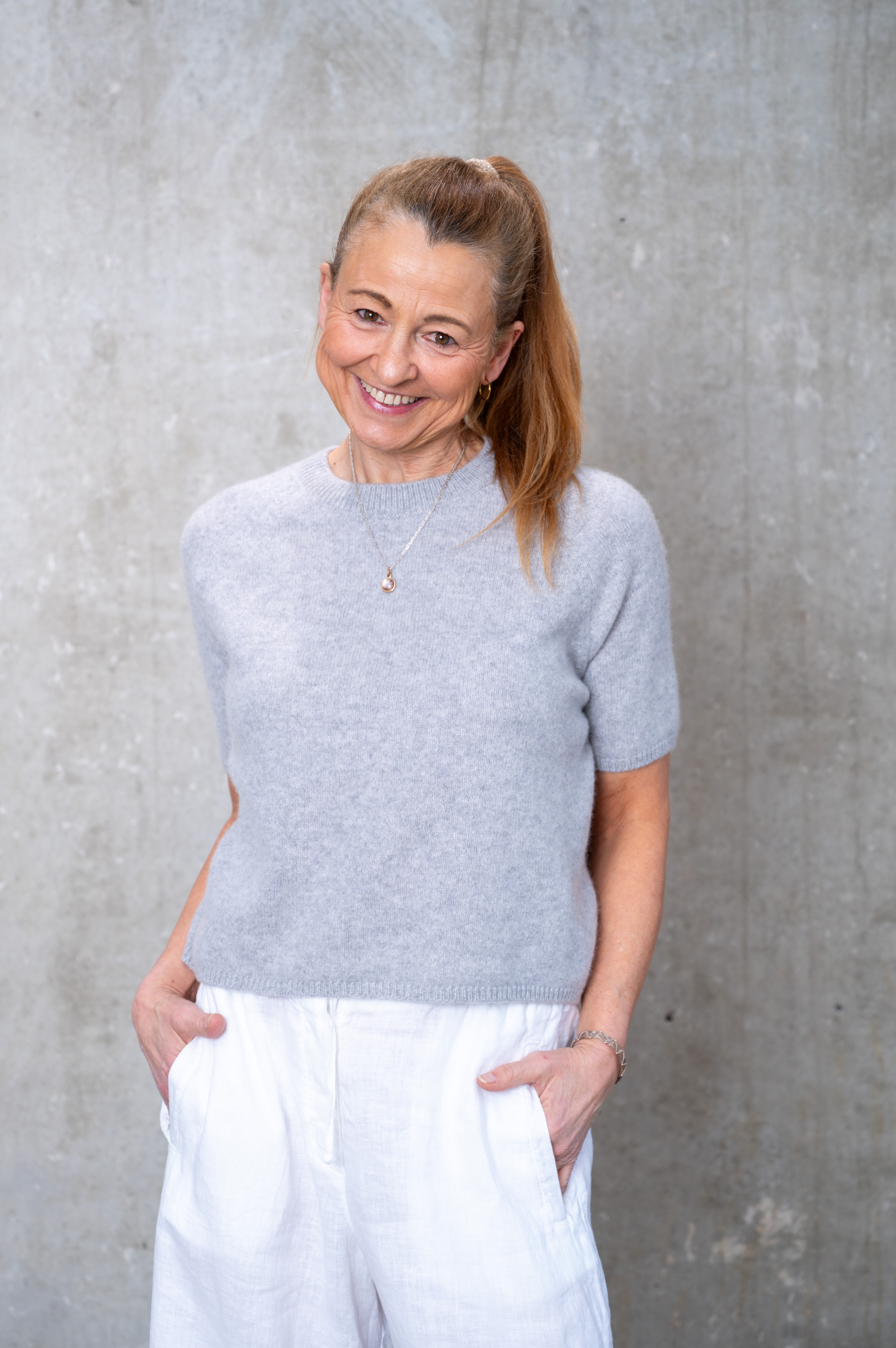 NARLI Kurzarm Pullover hellgrau & sand