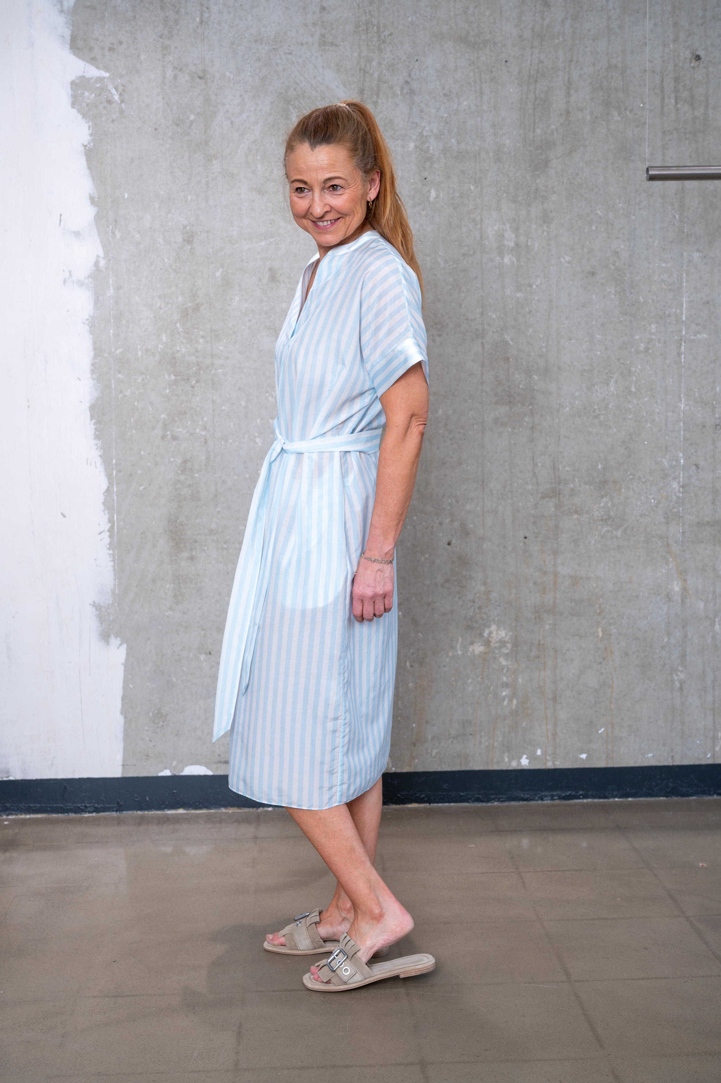 Floer Kleid SIA hellblau gestreift