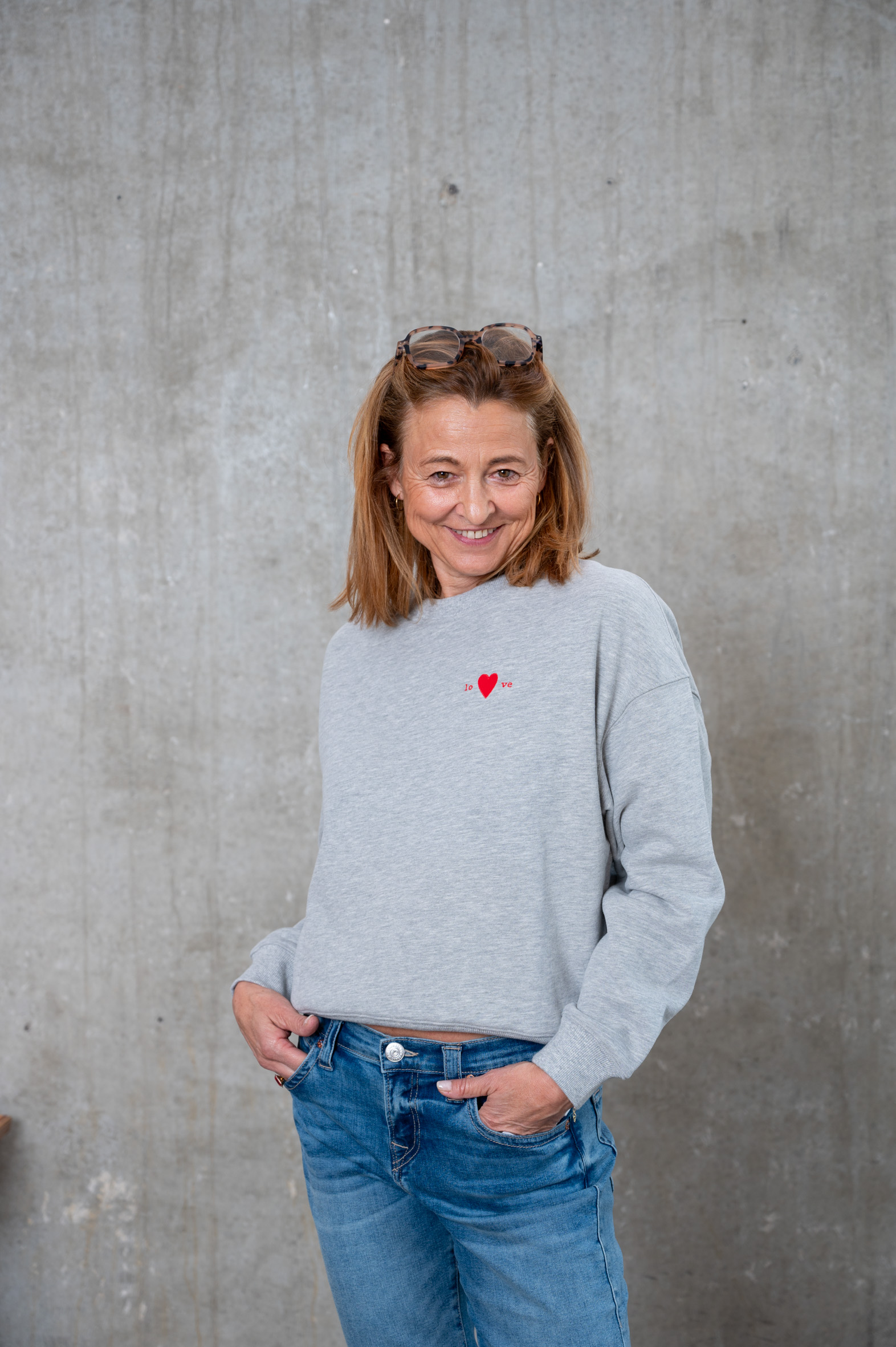 LOVE FUTURE Sweatshirt dunkelblau & hellgrau
