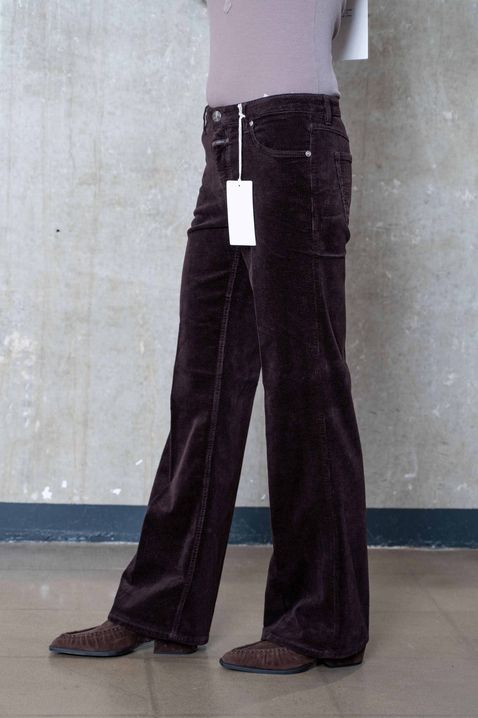 CLOSED Hose Gillan
